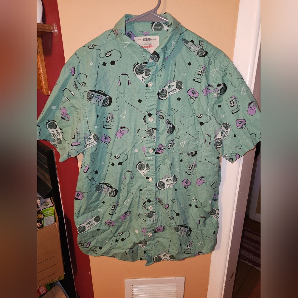 Urban Pipeline Retro Print Shirt Radios & Walkmans 80'  SZ L